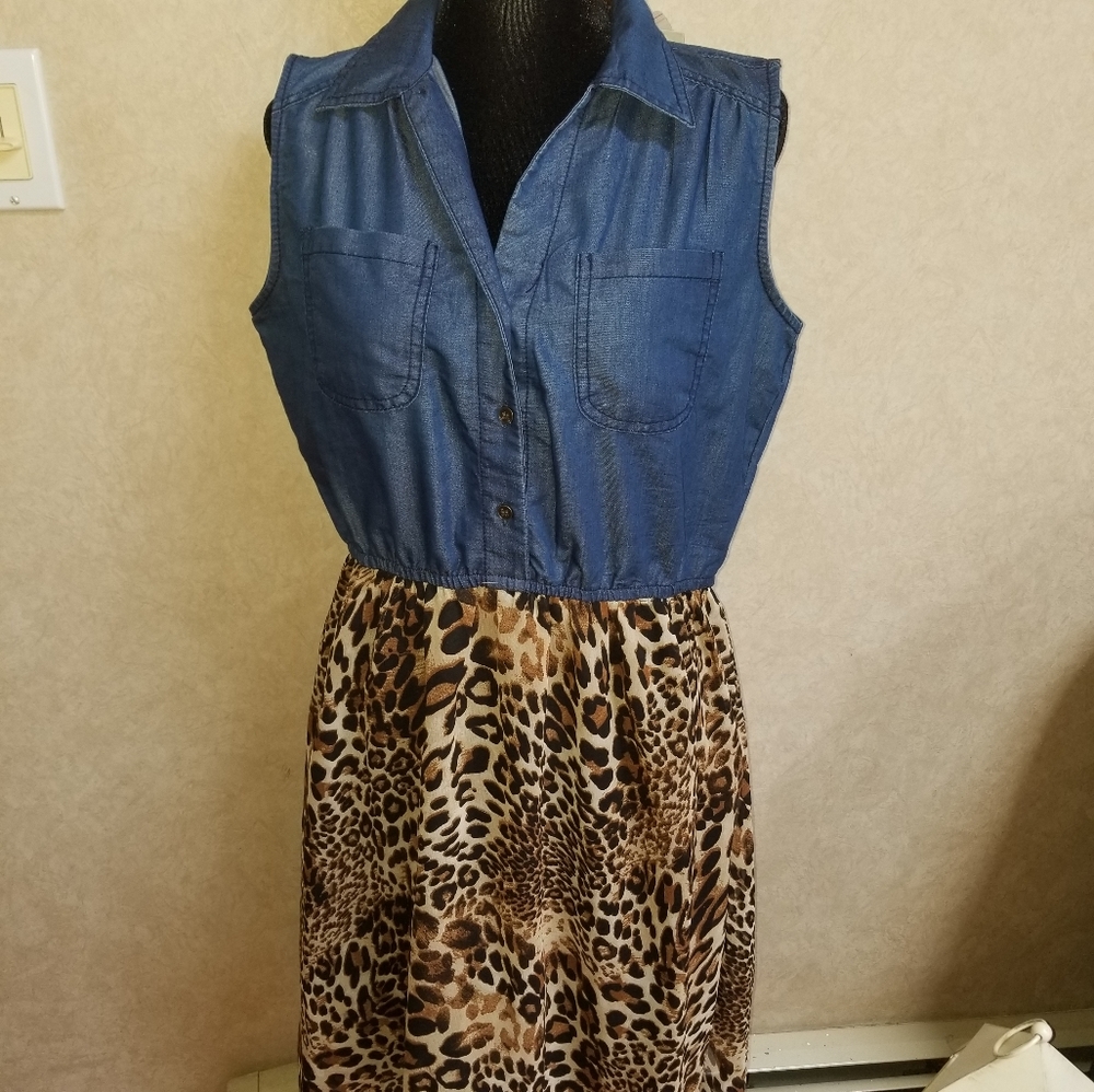 NWT sharkbite dress